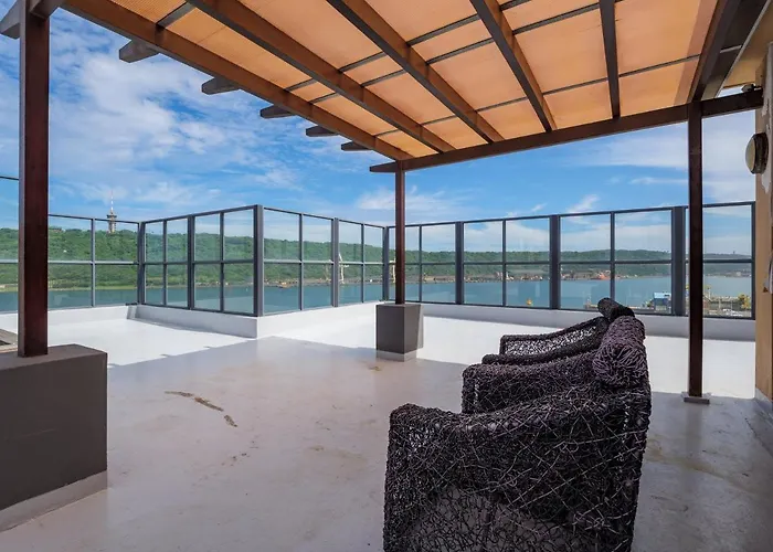 Point Bay - Super Stylish For Less