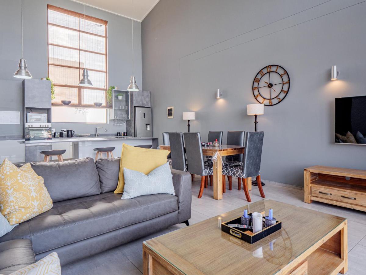 Apartment Point Bay - Super Stylish For Less